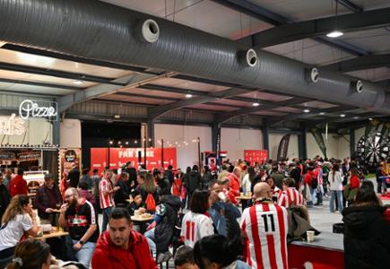 La ‘Fan Zone. Día del Sportinguismo’ vuelve a reunir centenares de aficionados en el Recinto Ferial de Asturias Luis Adaro