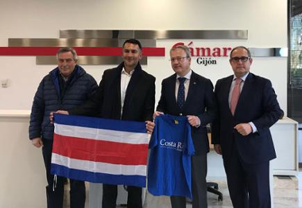 La Cámara de Gijón preside el acuerdo de colaboración entre Costa Rica Azul y el Sporting de Gijón