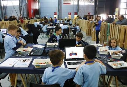 Robotix promueve la divulgación de la robótica en el Recinto Ferial de Asturias