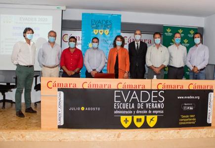 Clausura de la 23ª edición de la Escuela de Verano Evades en la Cámara de Comercio de Gijón