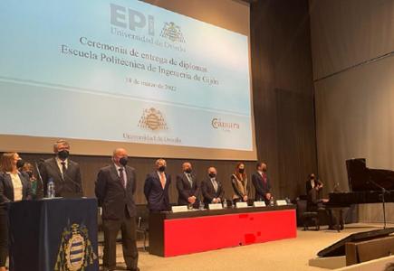 El Recinto Ferial de Asturias Luis Adaro acogió el acto de graduación de los ingenieros