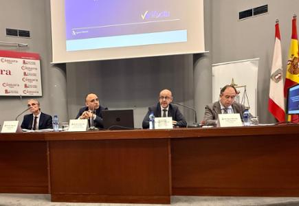 Jornada de la Agencia Tributaria en el Palacio de Congresos de Gijón sobre el cumplimento de las obligaciones fiscales de pymes y autónomos 