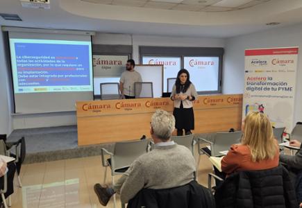 La Oficina Acelera Pyme de la Cámara de Comercio de Gijón aborda el cumplimento normativo exigido en materia de ciberseguridad